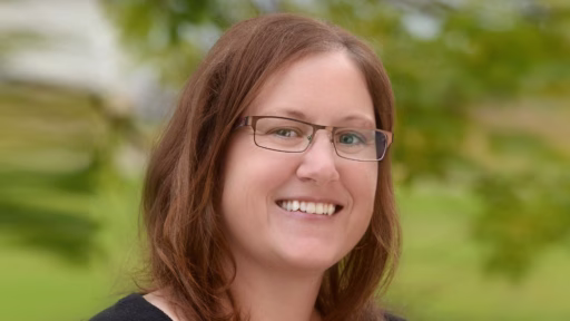 Angela Owens headshot